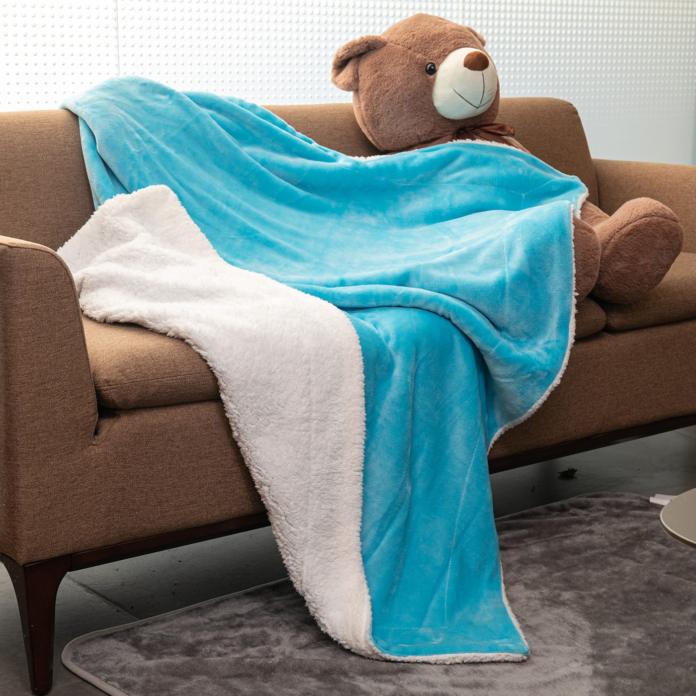 Soft Fuzzy Plush Throw Blanket