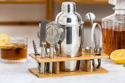 Mixing it Up: Unleashing the Art of Cocktail Crafting with Bar Promotional Items！