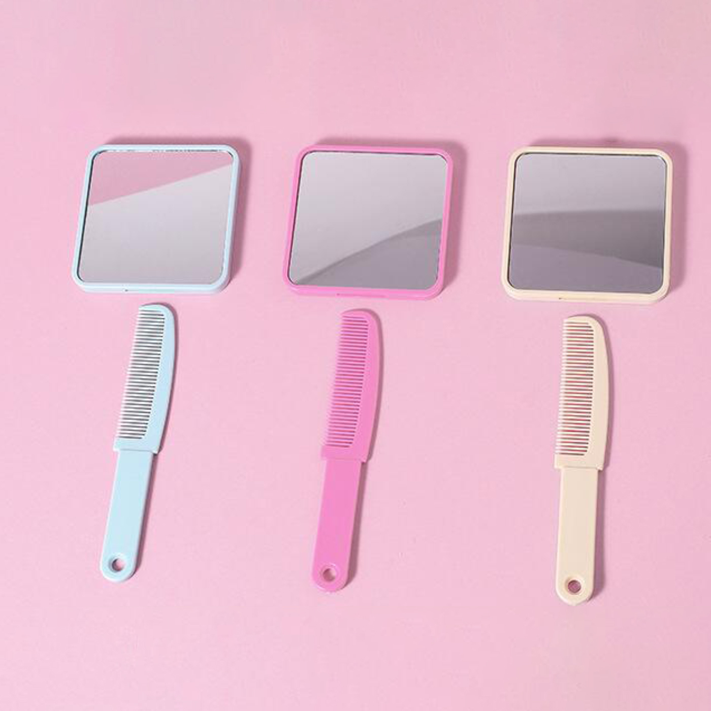Handheld Makeup Mirror With Comb