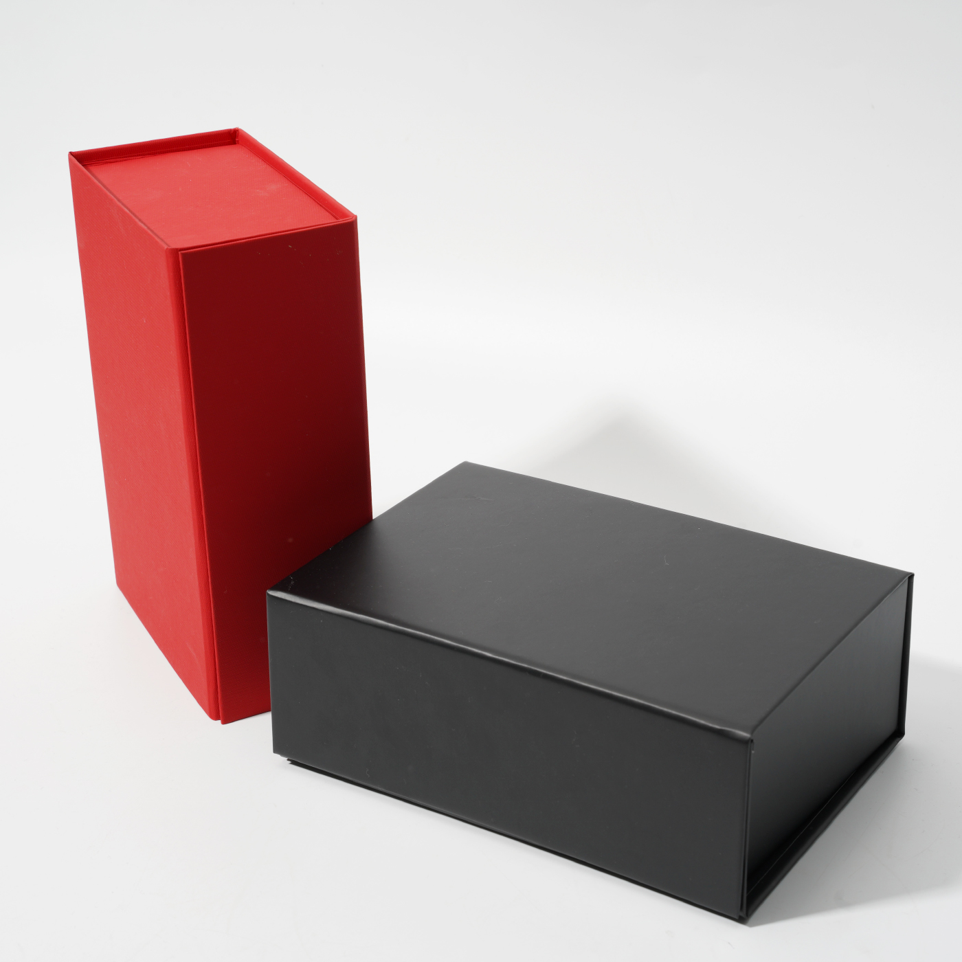 Gift Box With Magnetic Closure Lid